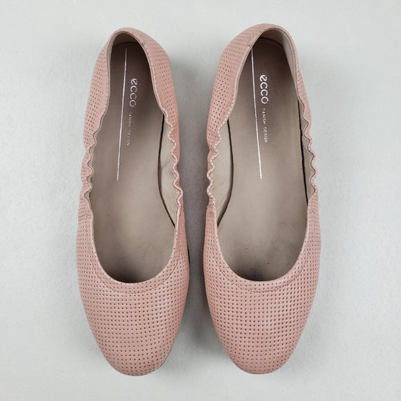 Ecco Women's Pink Flats - Picture 2 of 11